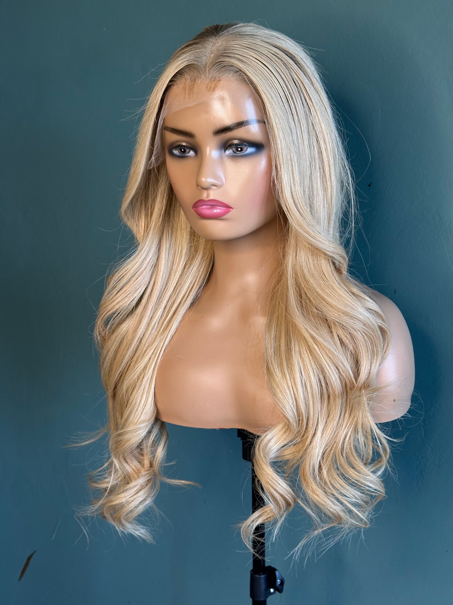 Golden locks - Golden blonde wig
