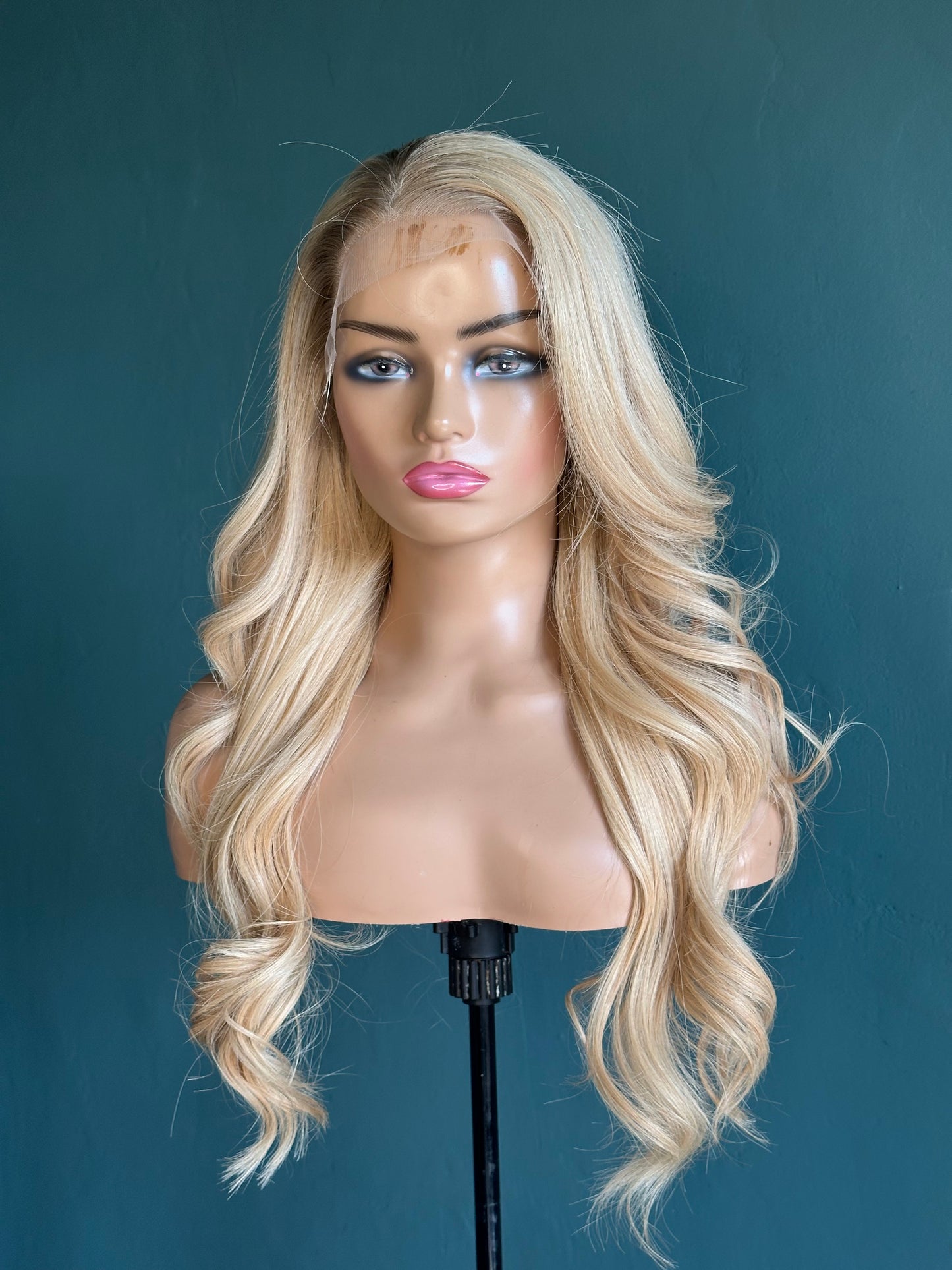 Golden locks - Golden blonde wig