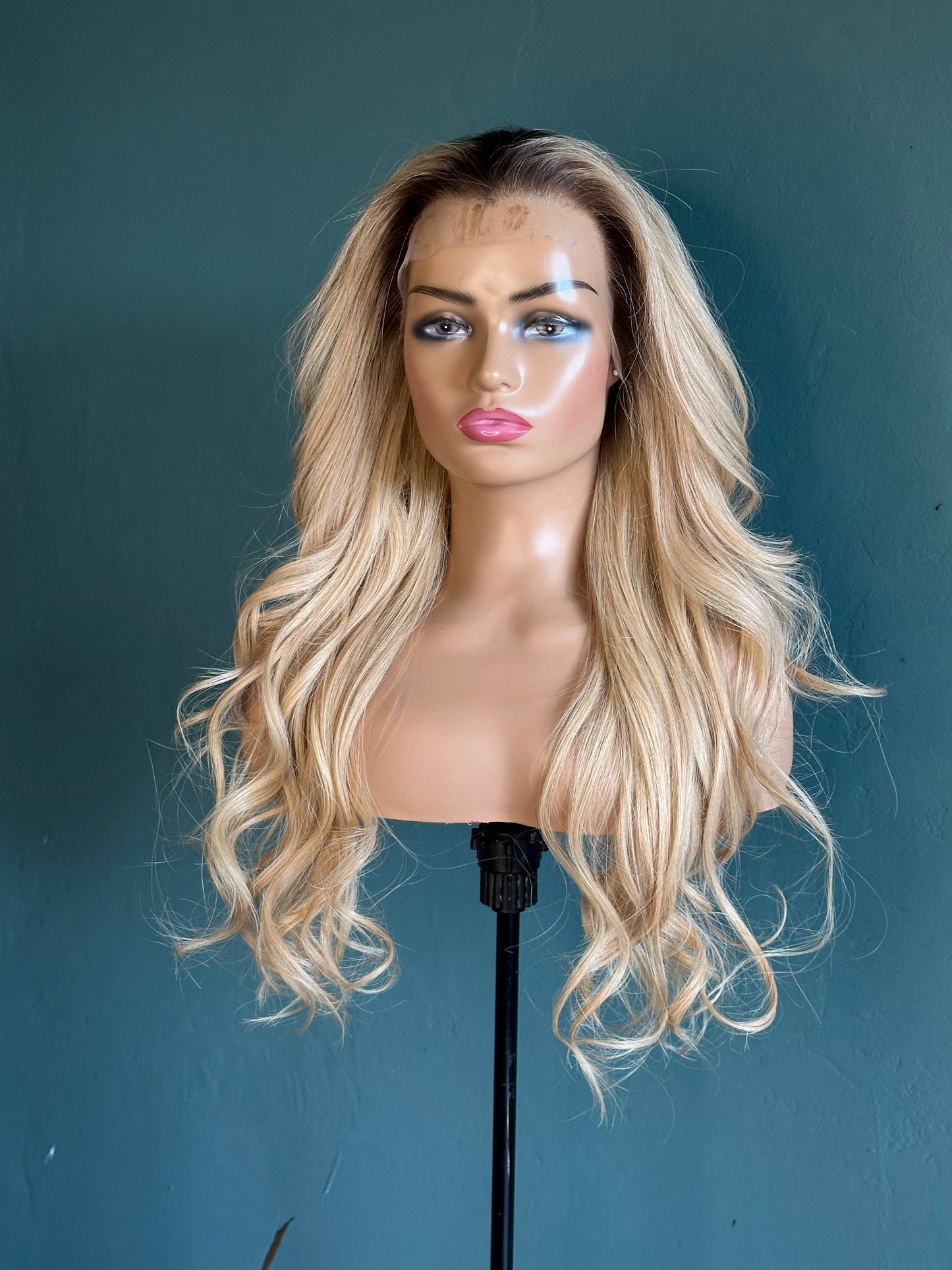 Scarlett - Light golden blonde with dark roots