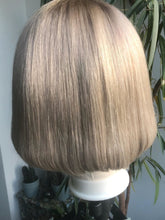 Load image into Gallery viewer, Light ash blonde bob wig - pruiken
