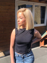 Load image into Gallery viewer, Light blonde bob wig - pruiken
